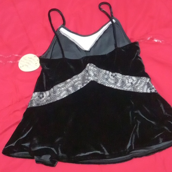 GYPSiES&Moondust BNWOT luxe Velvet and lace Top! DEADSTOCK! - Picture 6 of 7